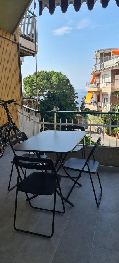 Casa Lela Vista Mare Posto Auto, Apartment Sanremo Bagian luar foto